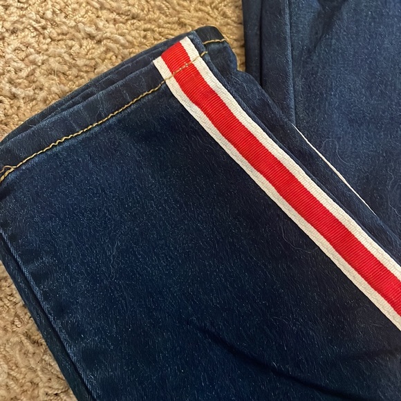 Fashionable Cover Girl stretchy Jeans. - Picture 5 of 5
